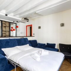 Отель Bauhaus Magic in the Marais Париж интерьер отеля