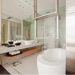 Отель Royal Tulip Luxury Hotels Carat - Guangzhou Китай, Гуанчжоу - 2 отзыва об отеле, цены и фото номеров - забронировать отель Royal Tulip Luxury Hotels Carat - Guangzhou онлайн ванная фото 2