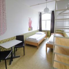 Отель Three Little Pigs Hostel Berlin Германия, Берлин - 3 отзыва об отеле, цены и фото номеров - забронировать отель Three Little Pigs Hostel Berlin онлайн комната для гостей фото 4