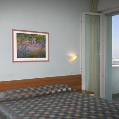 Hotel Iones Римини комната для гостей