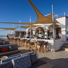 Отель La Maltese Estate Остров Санторини гостиничный бар