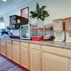 Отель Econo Lodge Meridian гостиничный бар