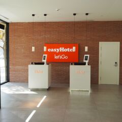 Отель easyHotel Barcelona Fira Испания, Оспиталет-де-Льобрегат - отзывы, цены и фото номеров - забронировать отель easyHotel Barcelona Fira онлайн интерьер отеля фото 3