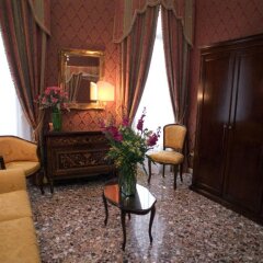 Отель Affittcamere Casa Pisani Canal Венеция интерьер отеля