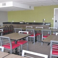 Отель Quality Suites Quebec City Канада, Квебек - отзывы, цены и фото номеров - забронировать отель Quality Suites Quebec City онлайн питание фото 3