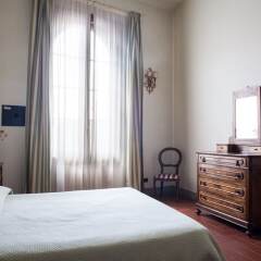 Отель Msnsuites Palazzo Dei Ciompi Флоренция сейф в номере