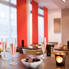 Отель Hôtel Mercure Lyon Centre Brotteaux Франция, Лион - отзывы, цены и фото номеров - забронировать отель Hôtel Mercure Lyon Centre Brotteaux онлайн гостиничный бар