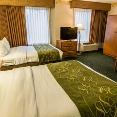 Отель Comfort Suites Wilmington комната для гостей фото 3