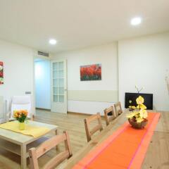 Апартаменты Barcelona Sants Station Apartments Барселона комната для гостей фото 2