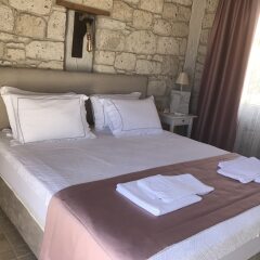 Отель Alacati Cona Butik Otel Чешме комната для гостей фото 3