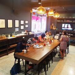 CLOUD on Saladaeng Silom Hostel Bangkok питание