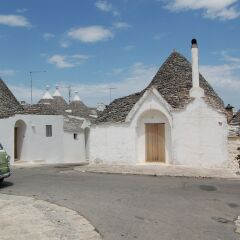 Отель Trulli Holiday Albergo Diffuso Альберобелло парковка