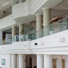 Отель Verona Resort & Spa Тамунинг интерьер отеля фото 3