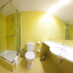 Отель Kaunas City Литва, Каунас - отзывы, цены и фото номеров - забронировать отель Kaunas City онлайн ванная