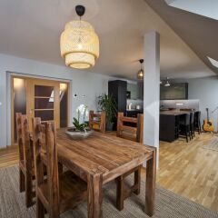 Апартаменты Spacious Treetop Apartment by easyBNB питание