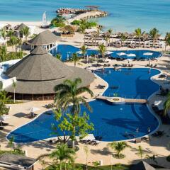 Отель Royalton White Sands All Inclusive бассейн