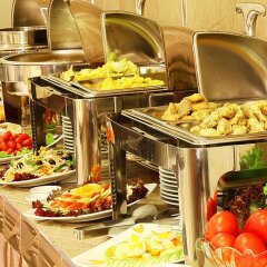 Отель My Le Hotel Вьетнам, Вунгтау - отзывы, цены и фото номеров - забронировать отель My Le Hotel онлайн питание