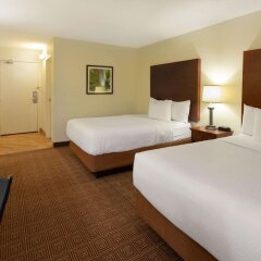 Отель La Quinta Inn Minneapolis Airport Блумингтон комната для гостей фото 3