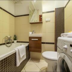 Отель P&O Apartments Emilii Plater Польша, Варшава - отзывы, цены и фото номеров - забронировать отель P&O Apartments Emilii Plater онлайн ванная