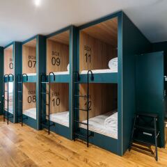 Гостиница Yard Hostel & Coffee Украина, Бояны - отзывы, цены и фото номеров - забронировать гостиницу Yard Hostel & Coffee онлайн балкон