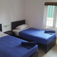 Отель Hangover Hostels Seeduwa комната для гостей фото 5