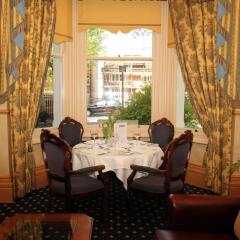 The Courtlands Hotel питание