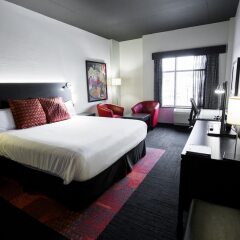 Отель Grand Times Hotel Quebec City Airport Канада, Л'Ансьен-Лорет - отзывы, цены и фото номеров - забронировать отель Grand Times Hotel Quebec City Airport онлайн комната для гостей