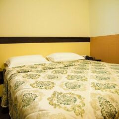 Mildom Express Hotel сейф в номере