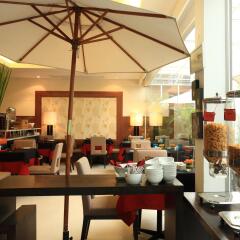 Отель FuramaXclusive Sathorn, Bangkok Бангкок питание