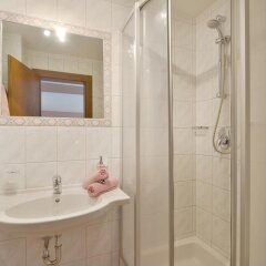 Отель Gästehaus Sillaber-Gertraud Nuck Австрия, Зёлль - отзывы, цены и фото номеров - забронировать отель Gästehaus Sillaber-Gertraud Nuck онлайн ванная фото 2