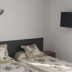 Отель Hostal Bonavista Испания, Бланес - 1 отзыв об отеле, цены и фото номеров - забронировать отель Hostal Bonavista онлайн сейф в номере