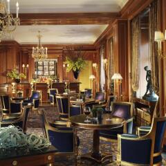 Отель Four Seasons Hotel Geneva Швейцария, Женева - отзывы, цены и фото номеров - забронировать отель Four Seasons Hotel Geneva онлайн гостиничный бар