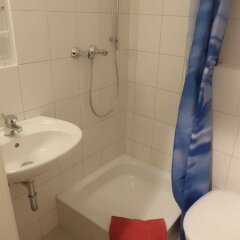 Отель Star Apartments Cologne - Ecke Brunostrasse Германия, Кёльн - отзывы, цены и фото номеров - забронировать отель Star Apartments Cologne - Ecke Brunostrasse онлайн ванная