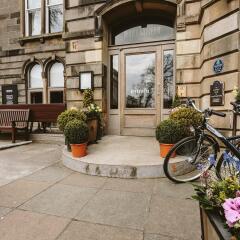 Murrayfield Hotel спортивное сооружение