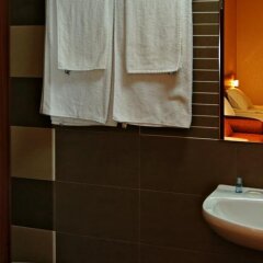 Отель Family Hotel Ramira Болгария, Кюстендил - отзывы, цены и фото номеров - забронировать отель Family Hotel Ramira онлайн ванная фото 2