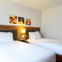 Отель Hilton Garden Inn Brussels City Centre Бельгия, Брюссель - 4 отзыва об отеле, цены и фото номеров - забронировать отель Hilton Garden Inn Brussels City Centre онлайн комната для гостей фото 5