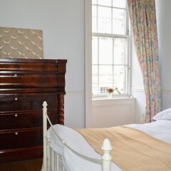 Отель 2 Bedroom Flat in Central Edinburgh Великобритания, Эдинбург - отзывы, цены и фото номеров - забронировать отель 2 Bedroom Flat in Central Edinburgh онлайн комната для гостей фото 5