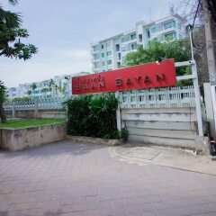 Baan Bayan Beach Hotel парковка