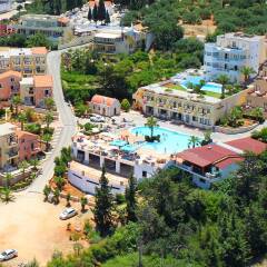 Отель Asterias Village Resort бассейн