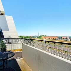 Отель Quality Inn & Suites Denver Stapleton балкон