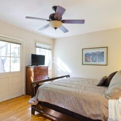 Отель Hollywood Hills canyon Breezes ! - Houses for Rent in Los Angeles США, Лос-Анджелес - отзывы, цены и фото номеров - забронировать отель Hollywood Hills canyon Breezes ! - Houses for Rent in Los Angeles онлайн комната для гостей фото 2