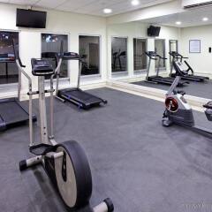 Отель Holiday Inn Express San Pedro Sula Гондурас, Сан-Педро-Сула - отзывы, цены и фото номеров - забронировать отель Holiday Inn Express San Pedro Sula онлайн фитнесс-зал