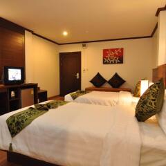 Hemingways Hotel сейф в номере