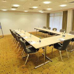 Отель Holiday Inn Express Birmingham Redditch