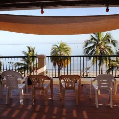 Smugglers Cove Beach Resort and Hotel фото 3