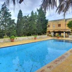 Отель Ta Bertu Host Family Bed & Breakfast Мальта, Зуррик - отзывы, цены и фото номеров - забронировать отель Ta Bertu Host Family Bed & Breakfast онлайн бассейн фото 3