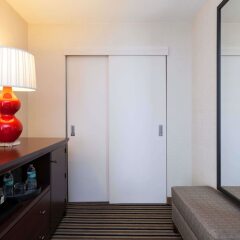 Отель Wyndham Boston Beacon Hill сейф в номере