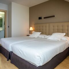 Отель Apartamentos Don Carlos Испания, Сантандер - отзывы, цены и фото номеров - забронировать отель Apartamentos Don Carlos онлайн комната для гостей фото 5