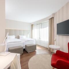 Отель NH Collection Frankfurt City 4* Стандартный номер с различными типами кроватей фото 9
