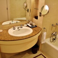 Отель Grand Millennium Hotel Kuala Lumpur Малайзия, Куала-Лумпур - отзывы, цены и фото номеров - забронировать отель Grand Millennium Hotel Kuala Lumpur онлайн ванная фото 2